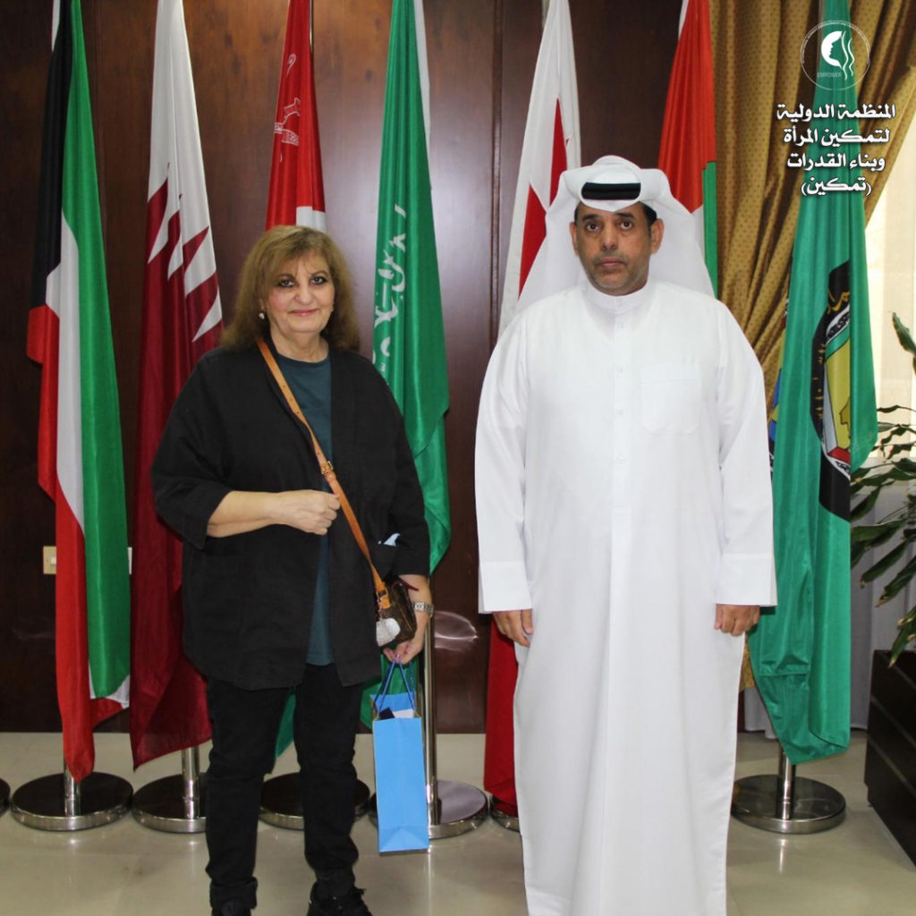 زيارة رئيس منظمة تمكين المرأة إلى مركز المعلومات الجنائية لمكافحة المخدرات في قطر